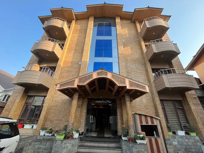 Hotel Gurcoo Residency