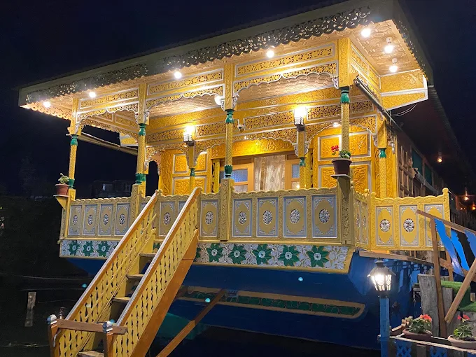 Taimoor HouseBoat