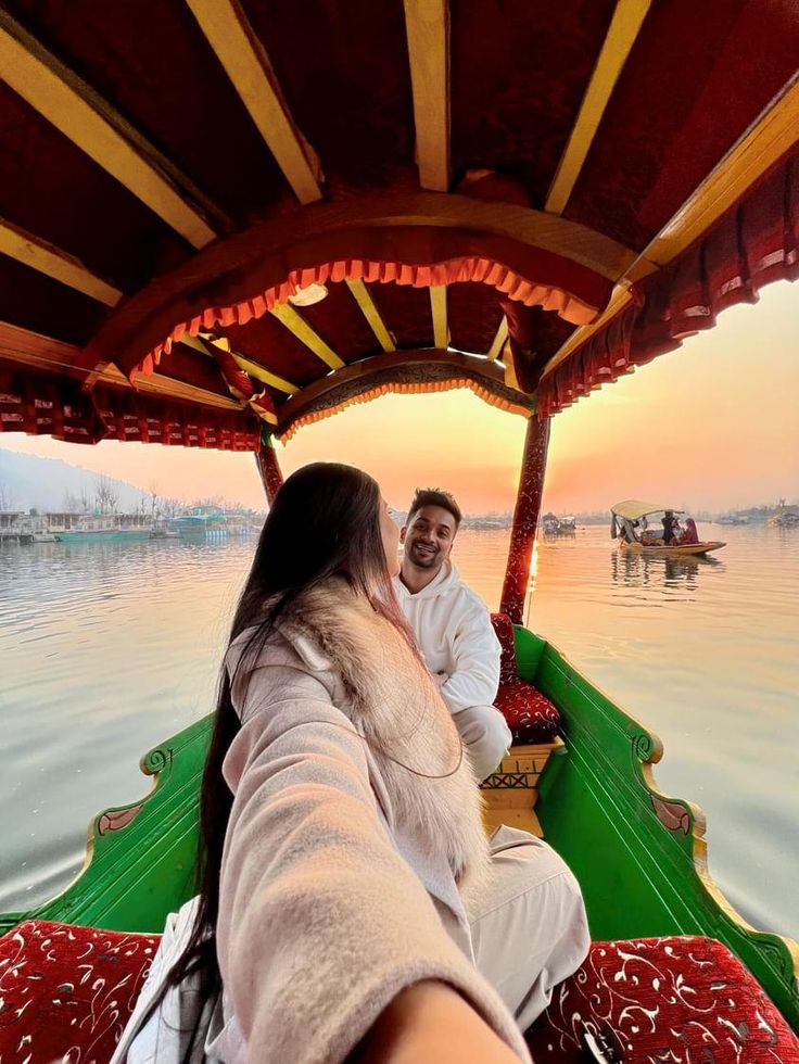 Kashmir Honeymoon Package 7N/8D — Photo Special (4★)
