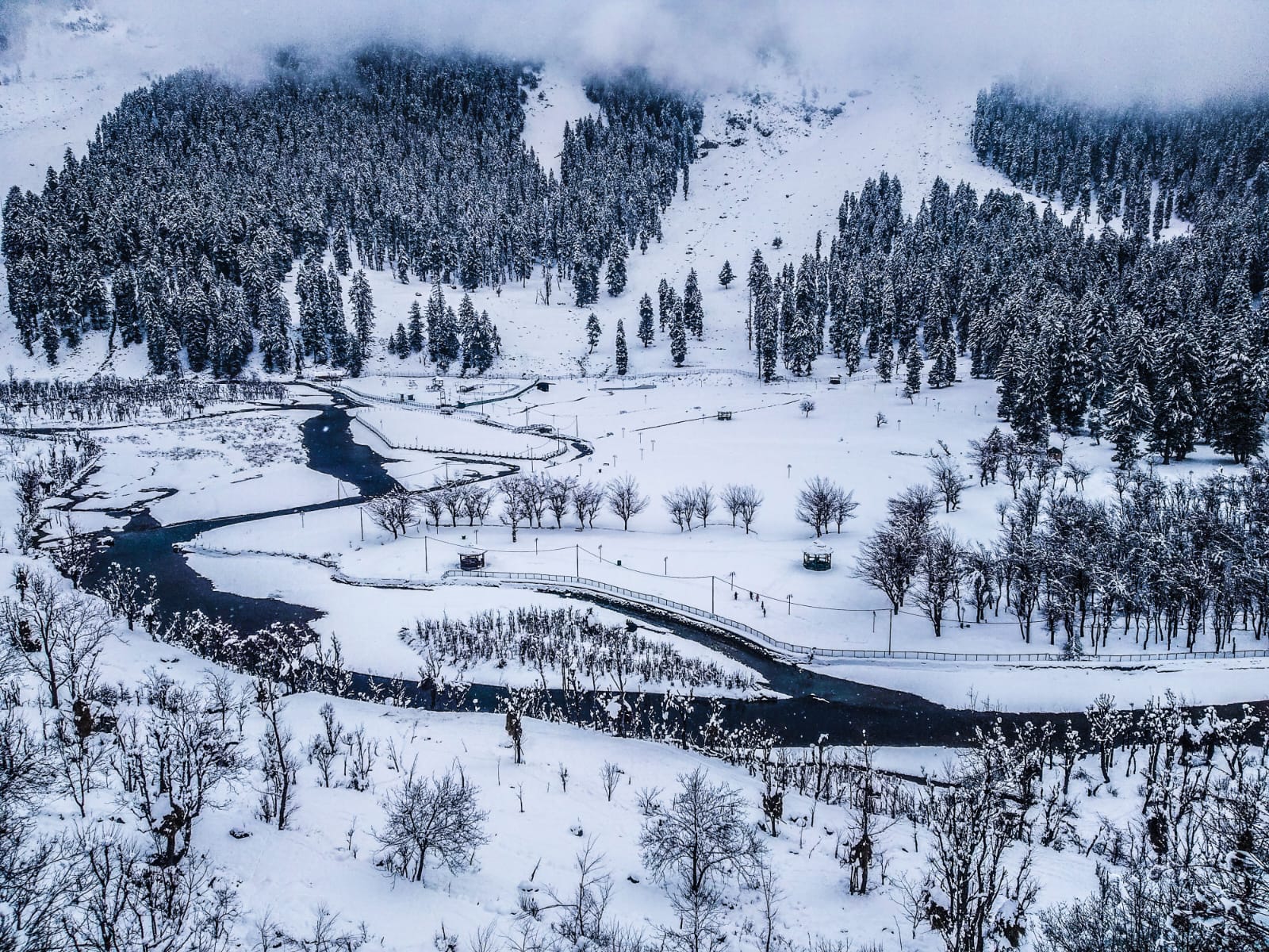 Kashmir Senior Citizen Package 8N/9D — Slow Travel (3★)