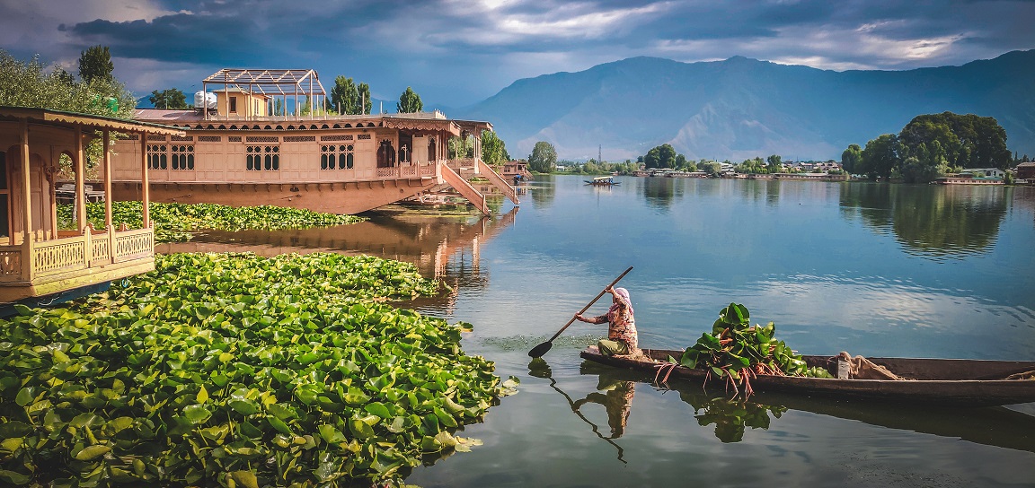 Khilona Heritage Houseboats